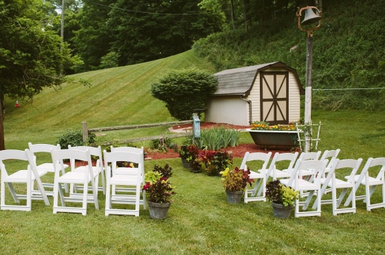 Amy &amp; Kyle // Granville, Ohio Backyard Wedding